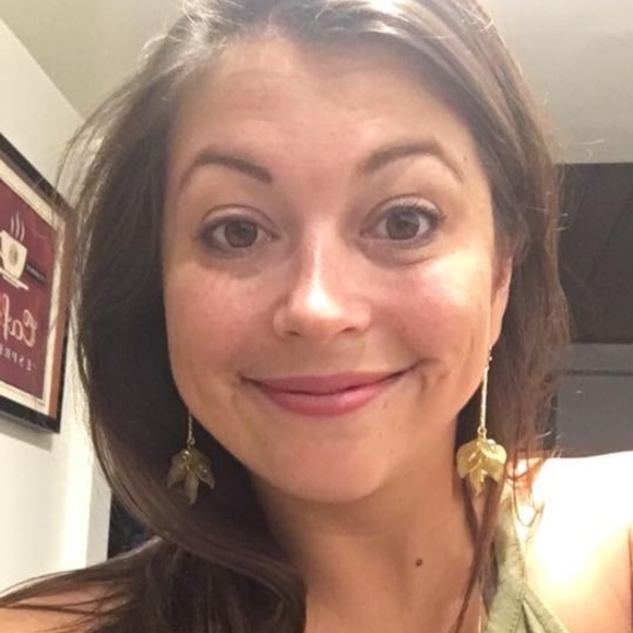 Meet your Posher, Catherine - Picture 1 of 1